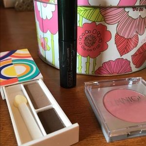 Clinique Makeup - Clinique tin with Clinique products NEW Clinique Makeup - Clinique tin with Clinique products NEW
